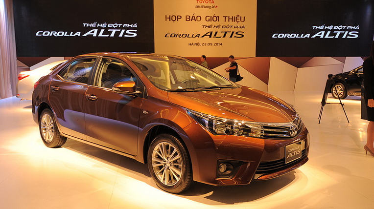 Toyota Corolla Altis 2017 ra mắt giá từ 504 triệu đồng  CafeAutoVn