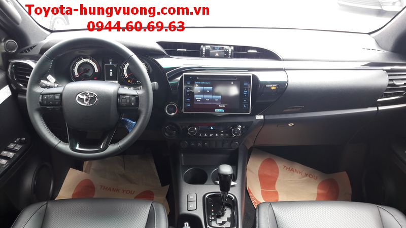 TOYOTA HILUX 2018 2.8G AT CAM ANH KIM NOI THAT