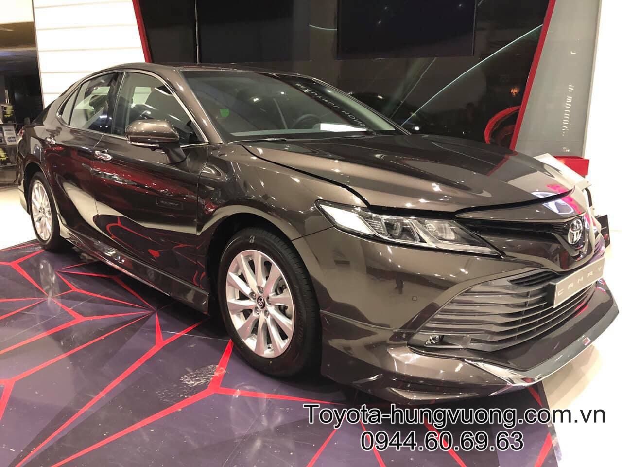 toyota-camry-2020-ghi-4x7