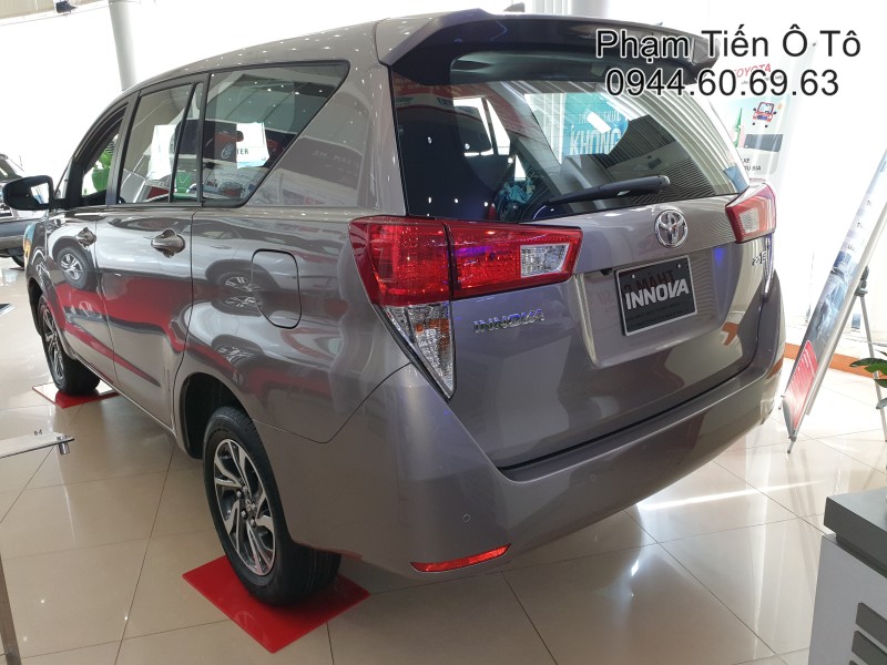 toyota-innova-2023